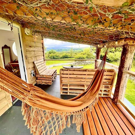 Chalet Unique Hot-tub With Balcony Views