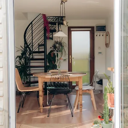 Unique Hot-tub With Balcony Views Westport