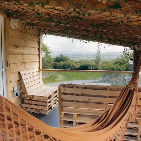 Unique Hot-tub With Balcony Views Chalet Westport